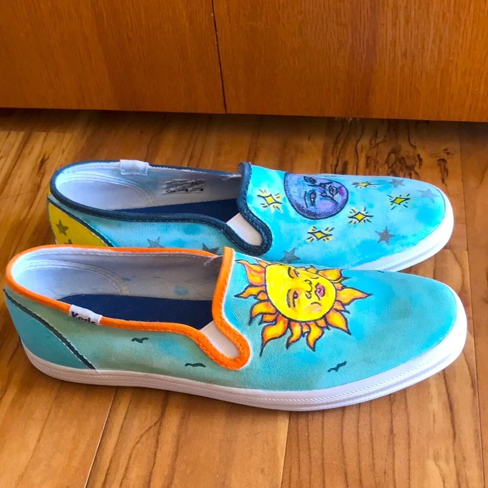 Keds size 7-1/2 7.5 hand painted Dreamfoam duck sneakers blue stars sun moon EUC